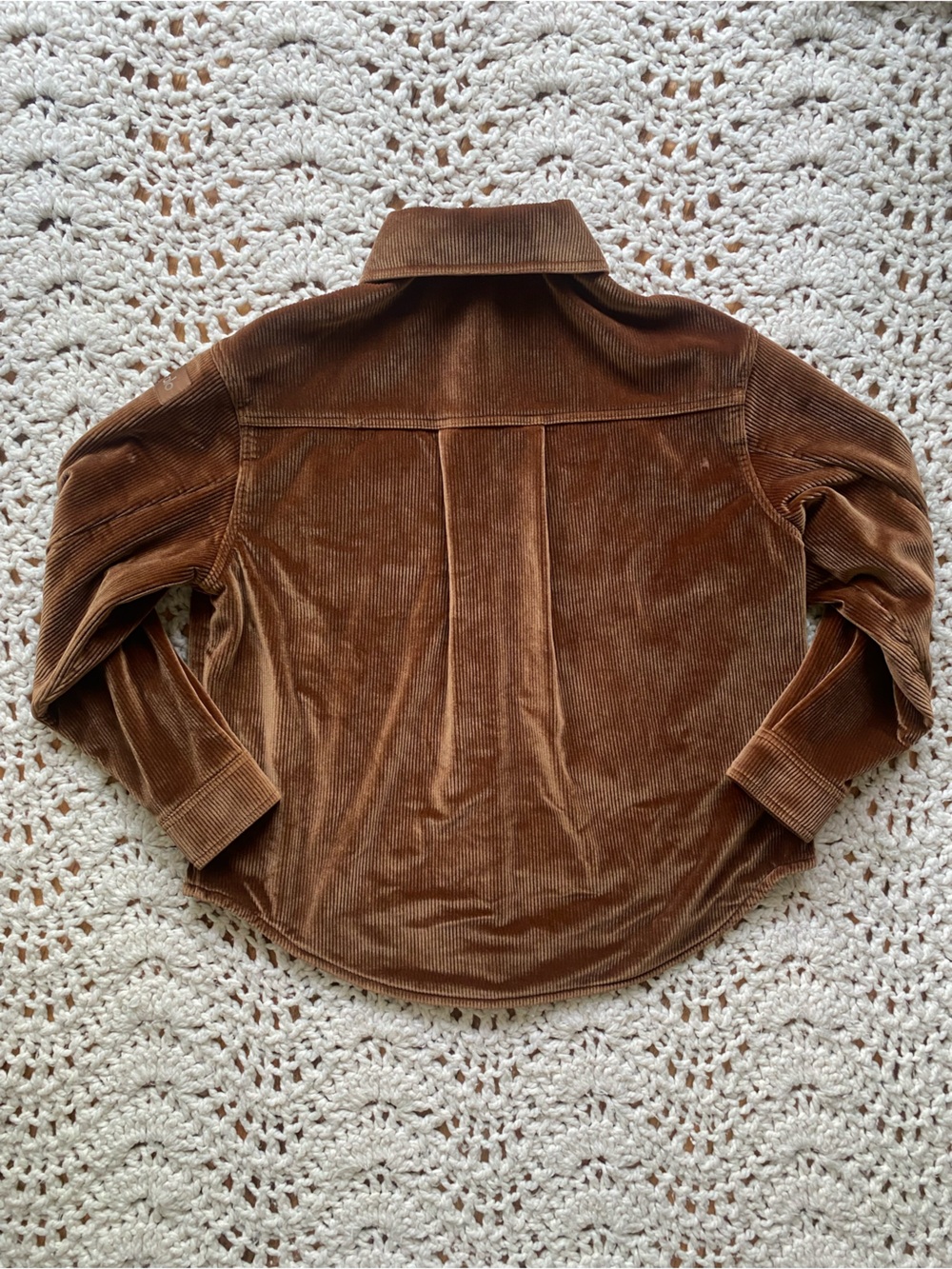 ALO Yoga Mountainside Velour Shacket in Cinnamon Brown - Picture 7 of 14